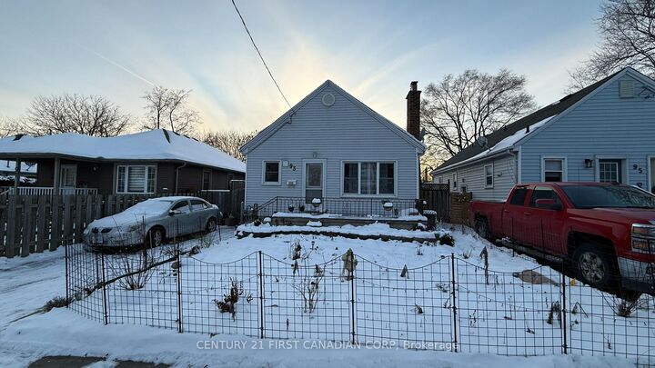 Property Photo:  93 Elgin Street  ON N5Z 2T4 