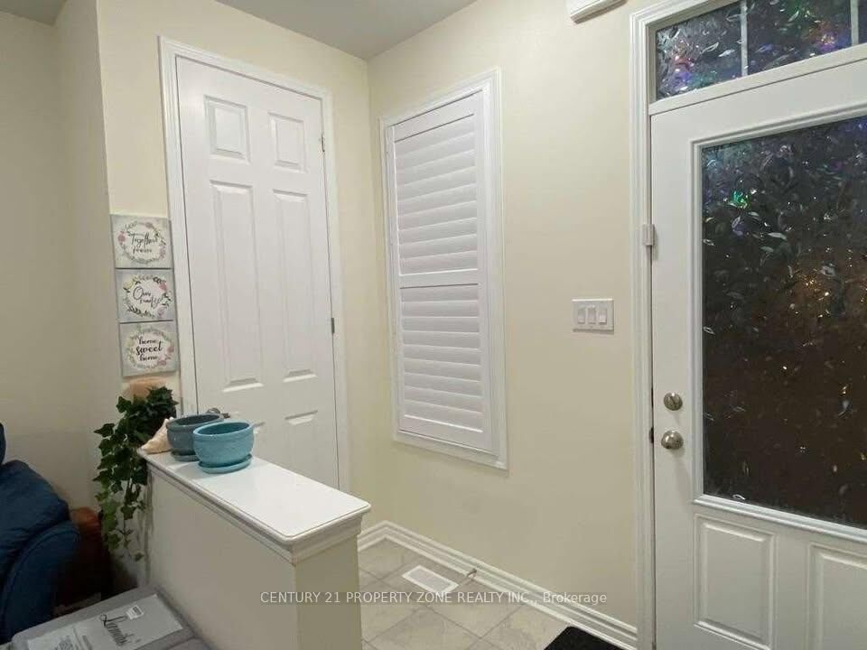 Property Photo: 21 Circus Crescent ON L7A 5E2