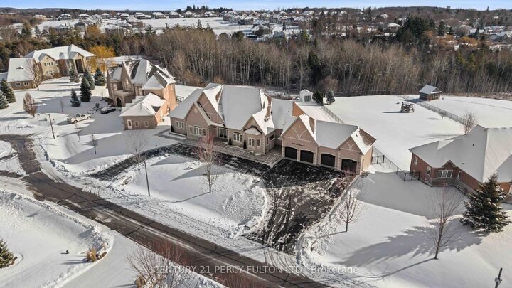 Property Photo:  5121 Tom Thomson Court  ON L1Y 0A1 