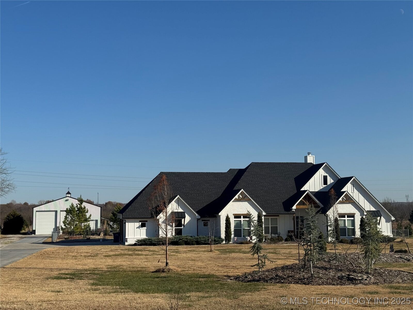 Property Photo: 11895 S 4090 Road OK 74053