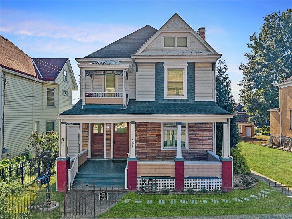 Property Photo: 209 6th PA 15106