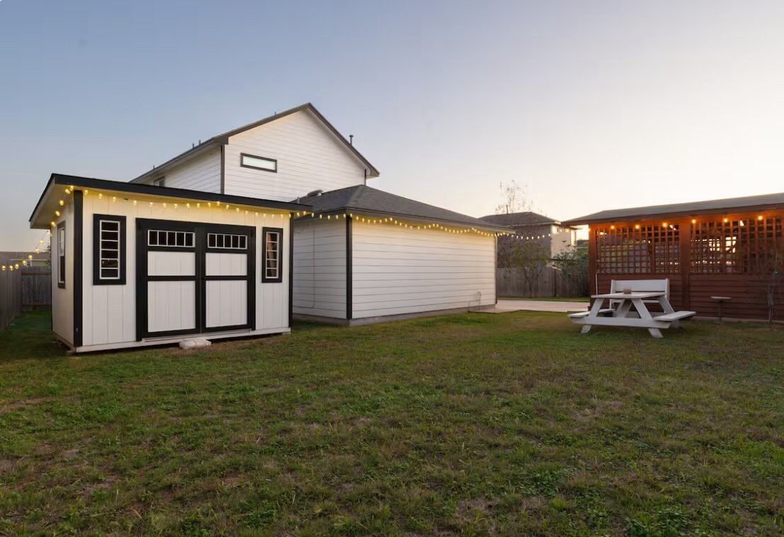 Property Photo:  2340 Bluffstone Drive  TX 78665 