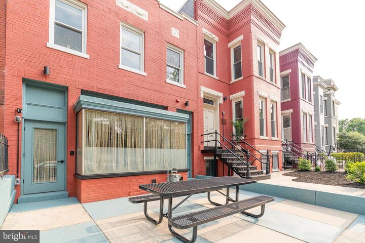 Property Photo: 711 G Street SE DC 20003