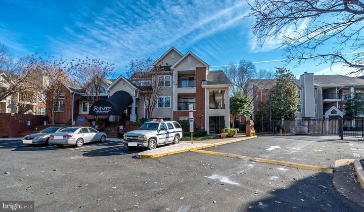 Property Photo:  3311 Wyndham Circle 3193  VA 22302 