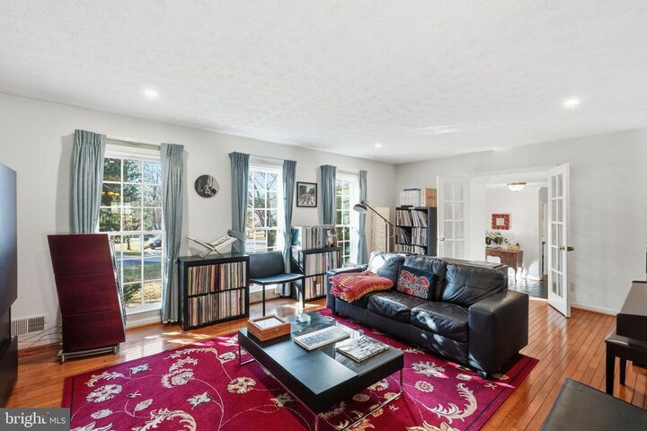 Property Photo:  3 Scottview Court  MD 20854 