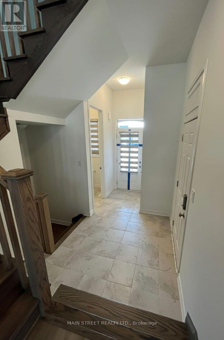 Property Photo:  1633 Thames Circle  ON L9E 1Y6 