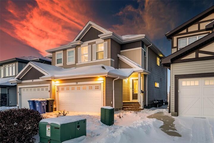Property Photo: 71 Phoenix Way MB R2V 5B4
