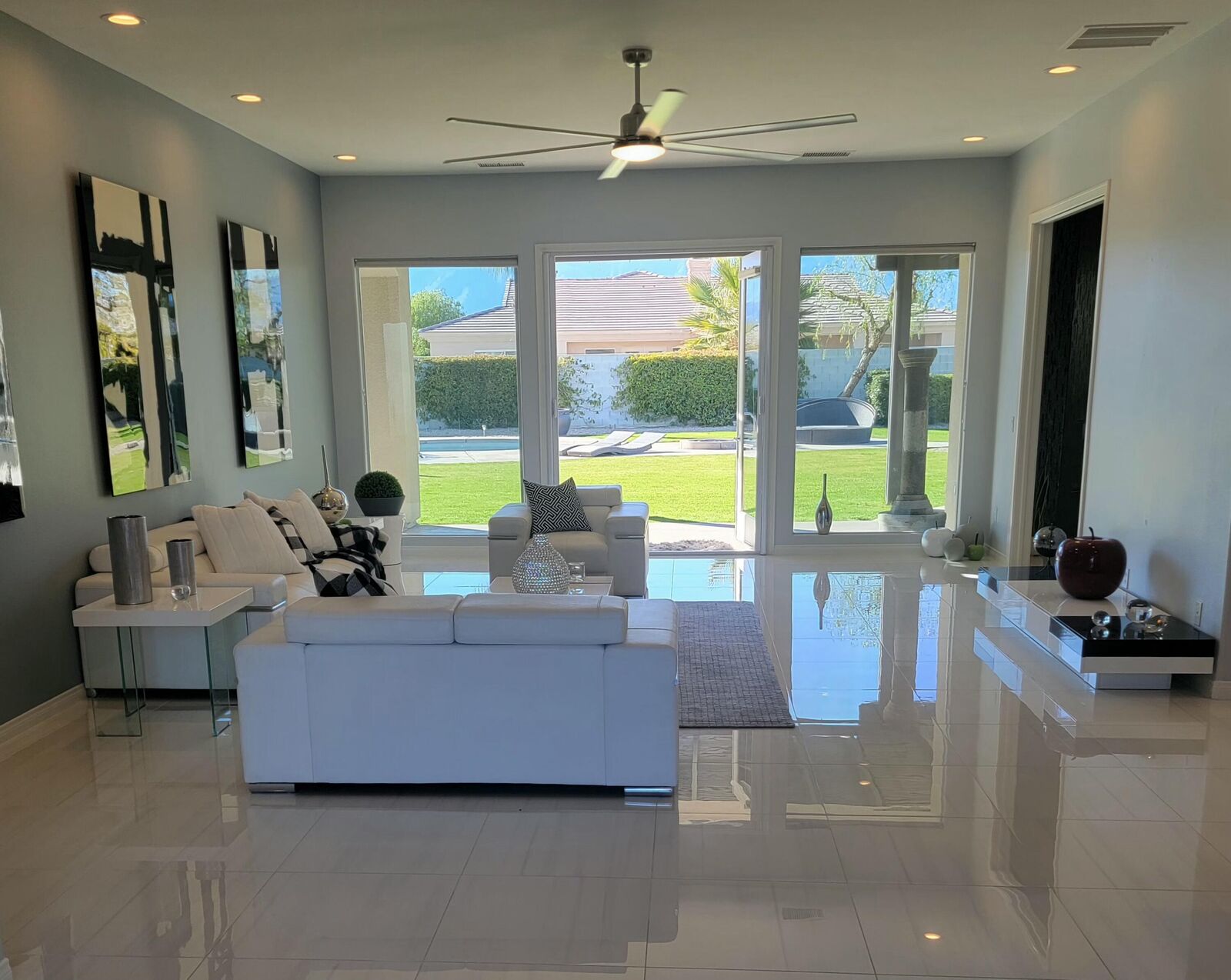 Property Photo:  5 Curie Court  CA 92270 