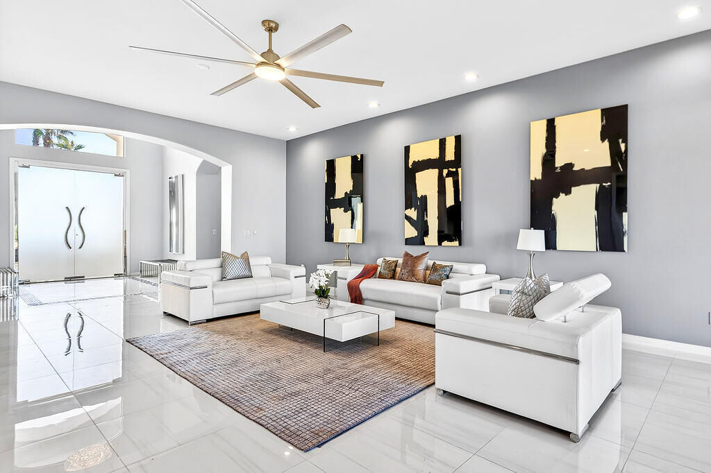 Property Photo:  5 Curie Court  CA 92270 