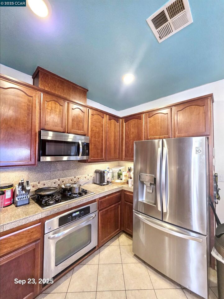 Property Photo: 5036 Match Ct CA 94806