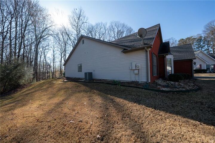 Property Photo: 3190 Hampton Trace Court GA 30519