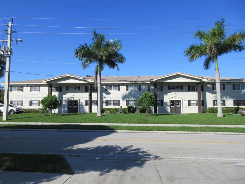 Property Photo: 4240 Woodside Dr 4 FL 33065