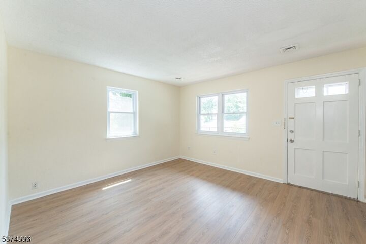 Property Photo:  18 Pleasant View Ave 24B  NJ 07403 