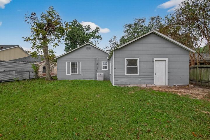 Property Photo: 120 Westfield Street TX 77022