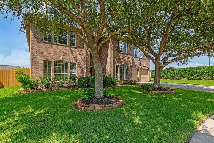 Property Photo: 2710 Taos Trail TX 77536