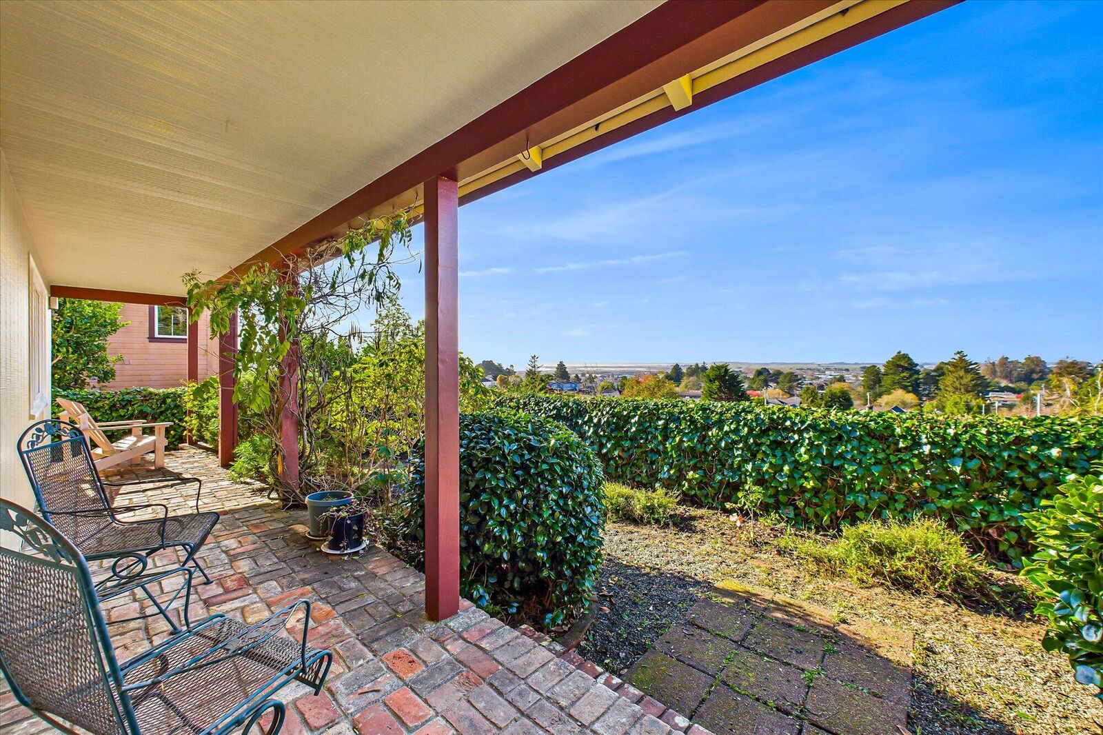 Property Photo:  1184 Bayview Street  CA 95521 