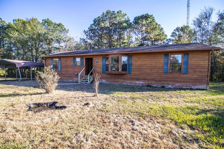 Property Photo:  389 W School Ave  TX 75692 