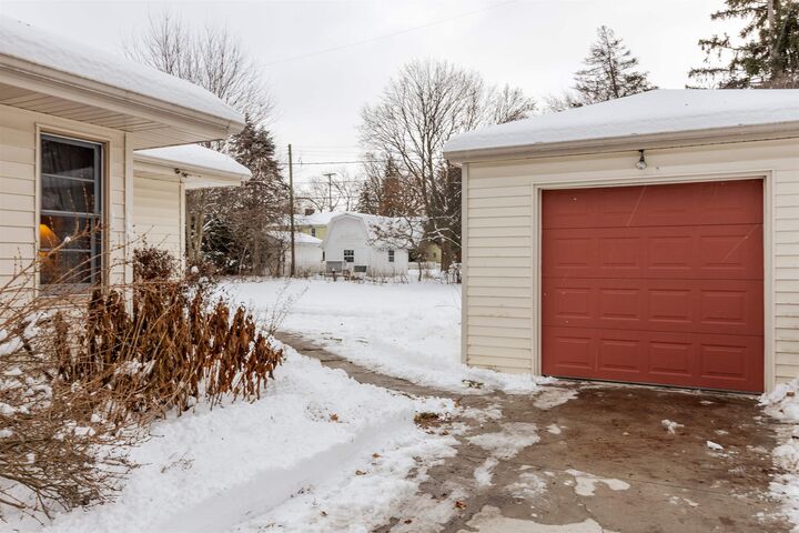 Property Photo:  107 Varner  MI 48640 