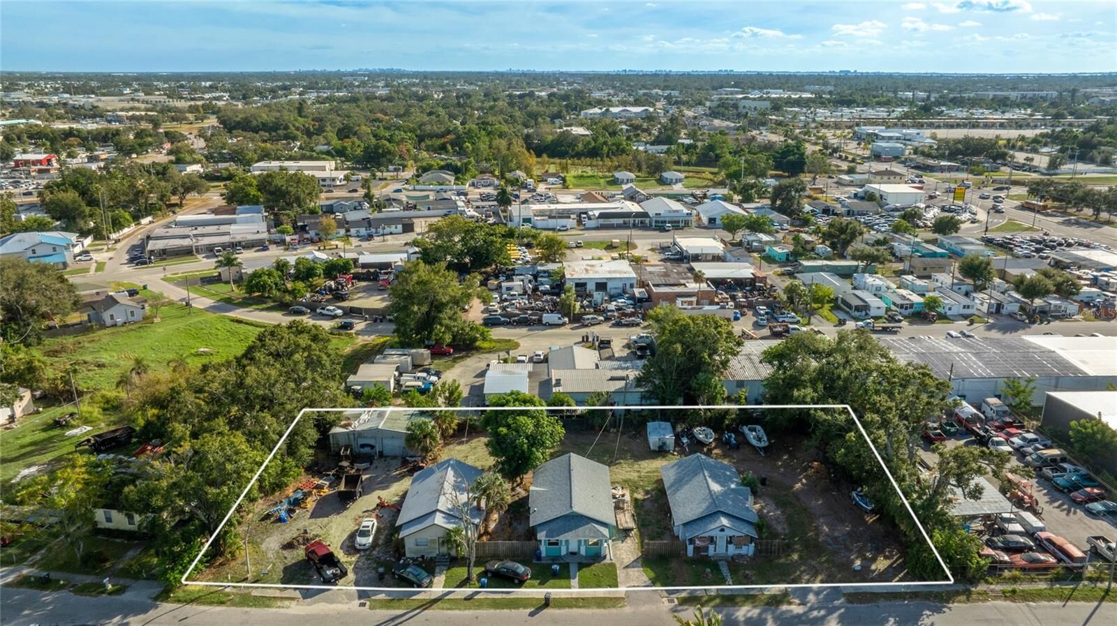 Property Photo: 1201, 1119, 1115 27th Avenue W FL 34205