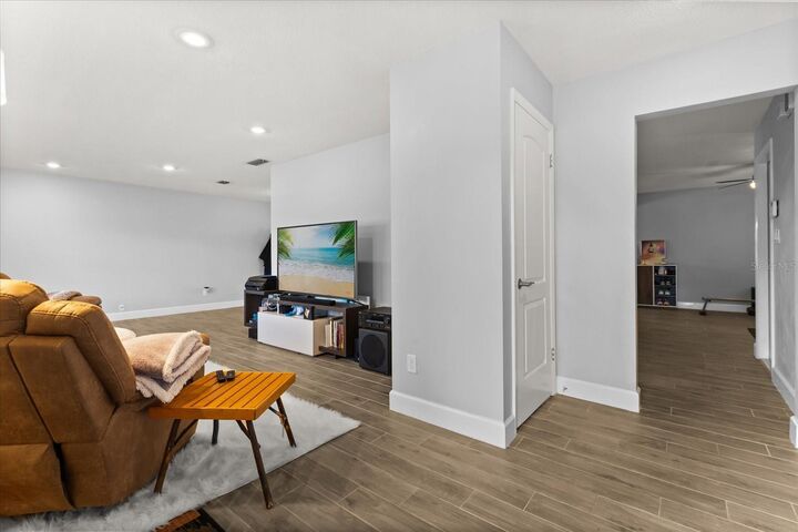 Property Photo: 2500 Lauderdale Court FL 32805