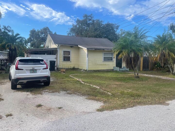 Property Photo: 2950 64th Avenue N FL 33702