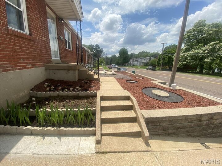 Property Photo:  84 S Laclede Station Road  MO 63119 