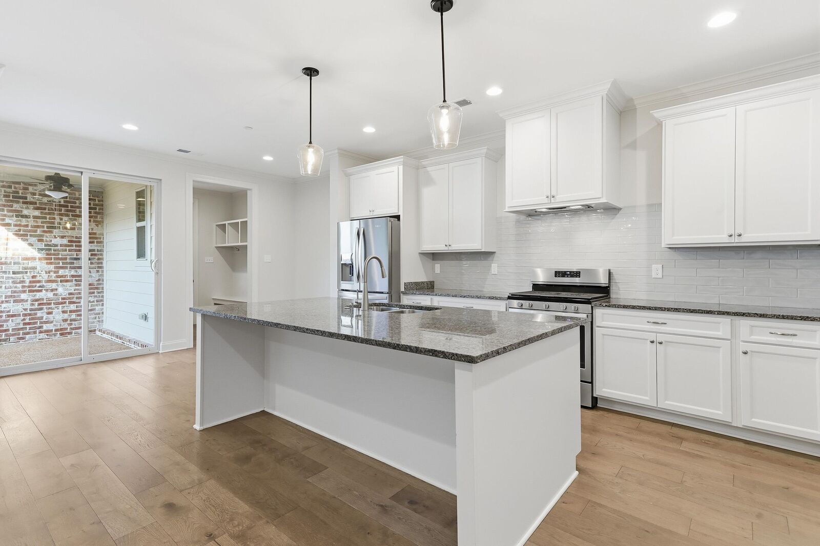 Property Photo: 897 Ufton Aly TN 38017