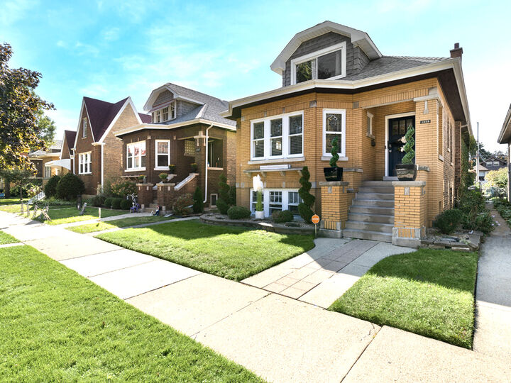 Property Photo: 1926 Wisconsin Avenue IL 60402