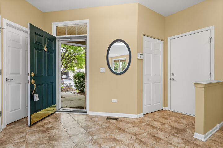 Property Photo:  2905 Normandy Circle  IL 60564 