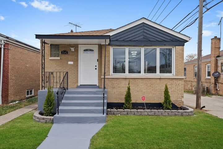 Property Photo:  3542 W 77th Street  IL 60652 