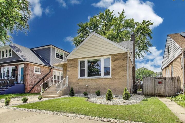 Property Photo:  4118 Prairie Avenue  IL 60513 