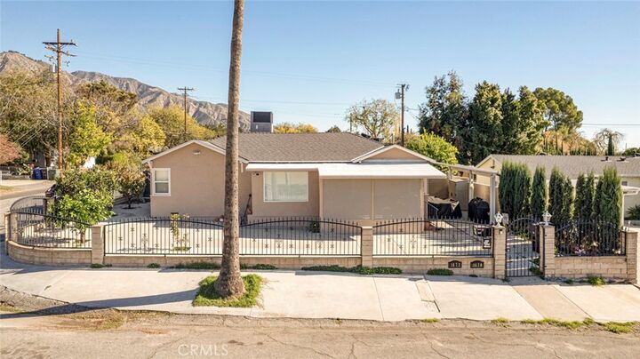 Property Photo: 1670 N Oxford Avenue N CA 91104