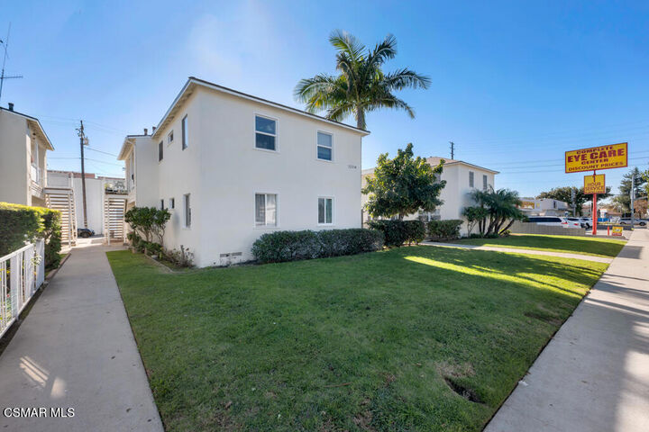 Property Photo: 12314 Washington Place CA 90066