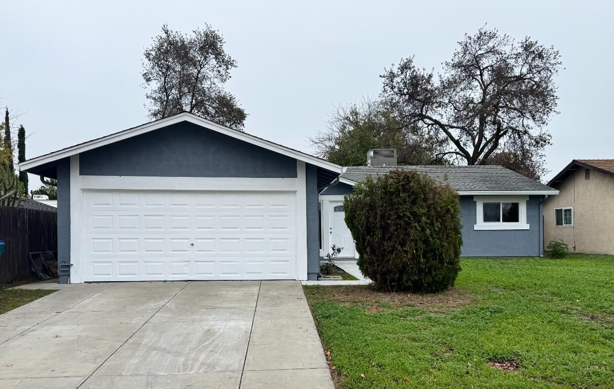 Property Photo:  2121 Sandalwood Drive  CA 95210 