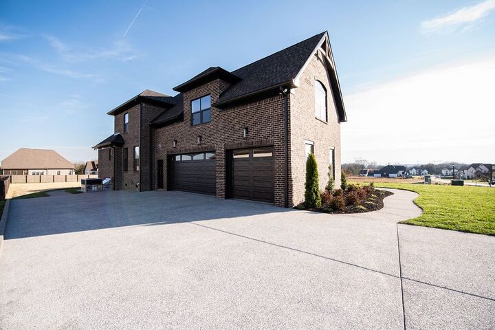 Property Photo: 894 Harrisburg Ln TN 37122