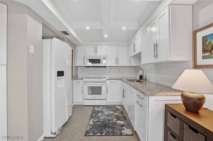 Property Photo:  1544 Mainsail Drive 10  FL 34114 