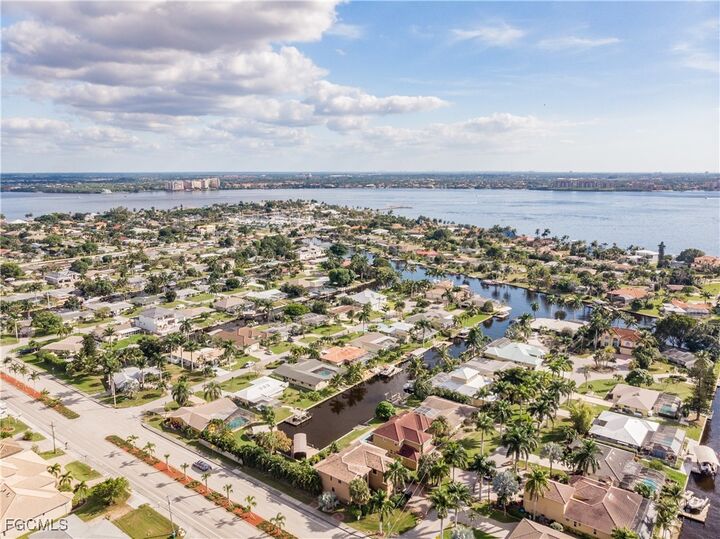 Property Photo:  5601 Del Rio Court  FL 33904 