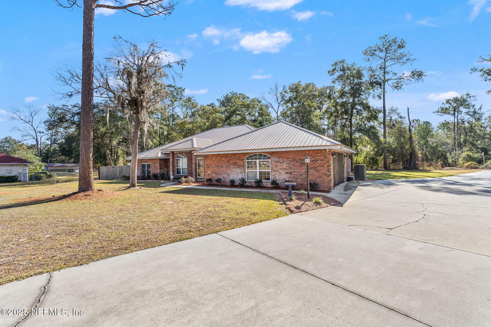 Property Photo:  618 NW Emerald Lakes Drive  FL 32055 