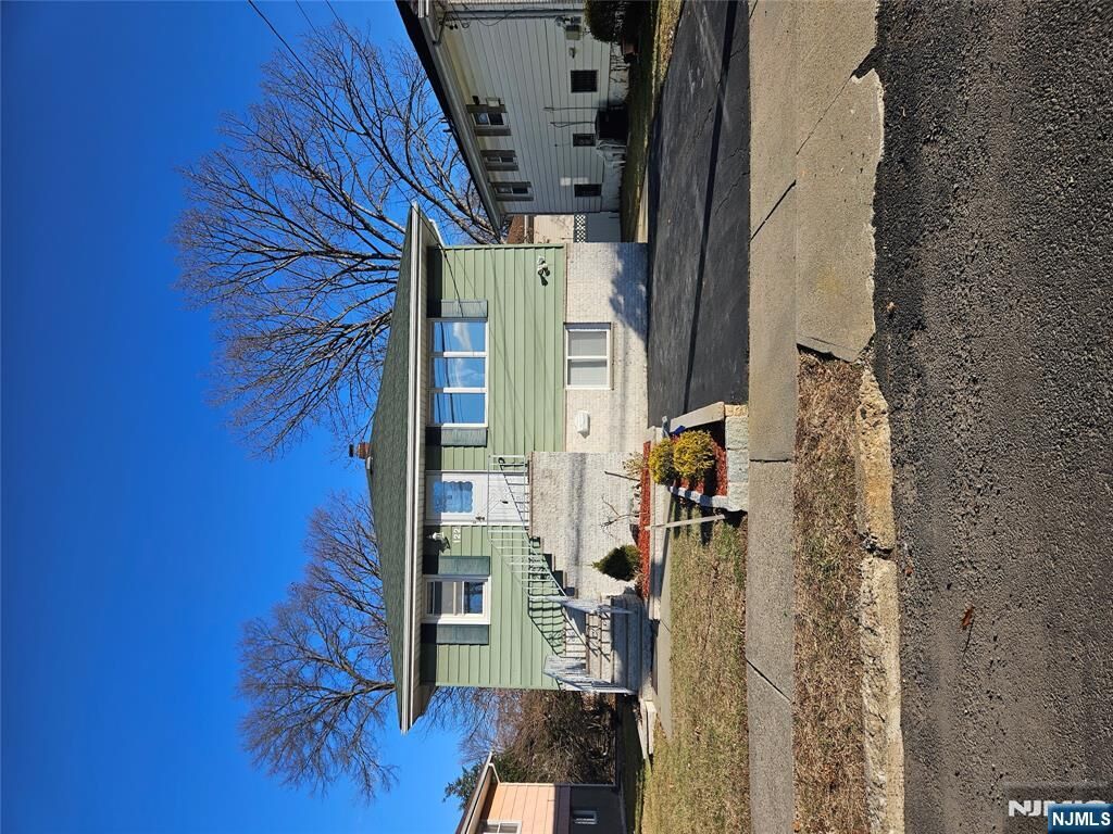 Property Photo:  122 Eckel Road House  NJ 07643 