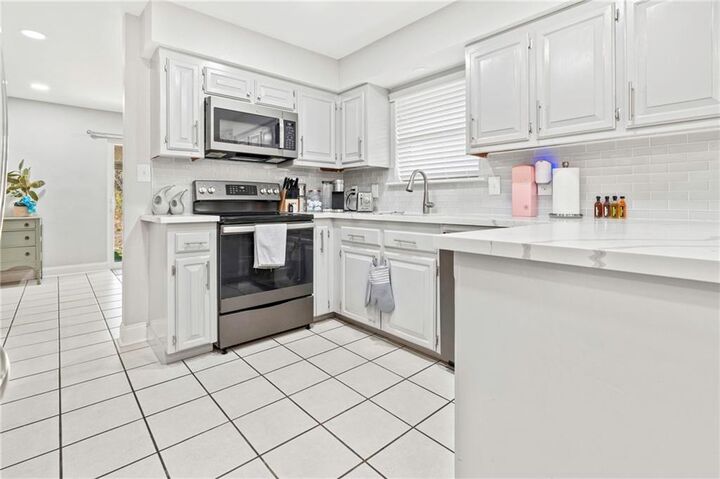 Property Photo:  61 Parlange Drive  LA 70047 