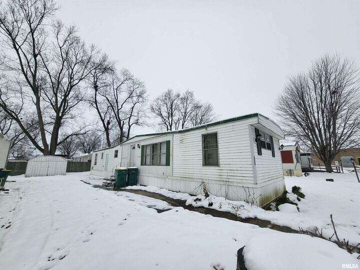 Property Photo: 771 Century Estates IL 61401