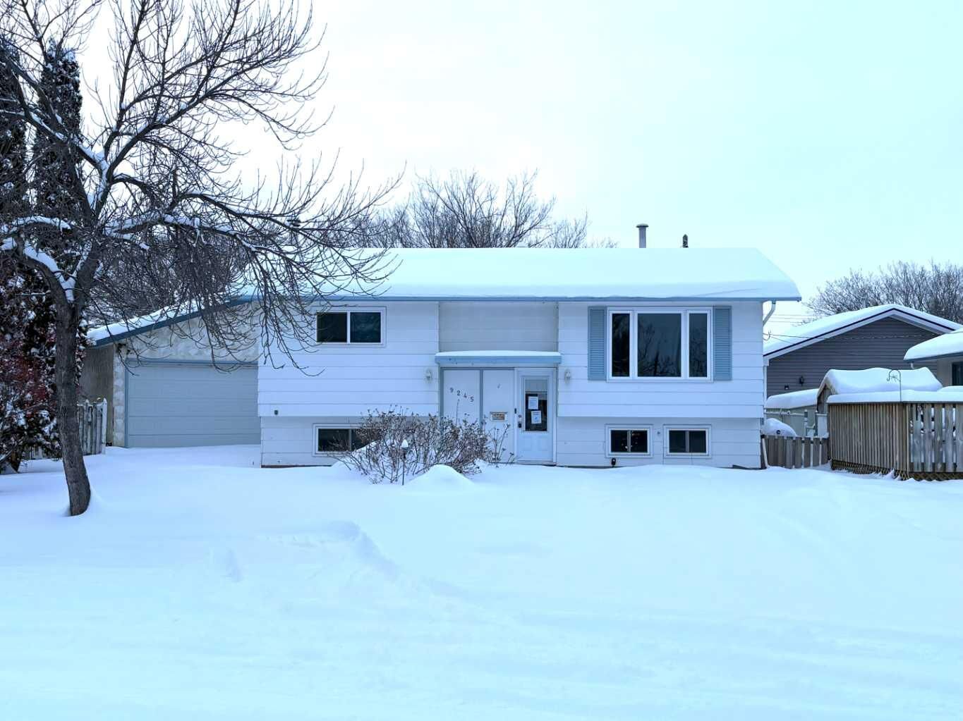 Property Photo:  9245 112A Avenue  AB T8V 3L8 