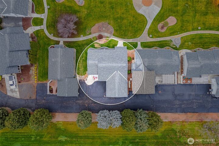 Property Photo: 1000 13th Avenue SW 7 WA 98848