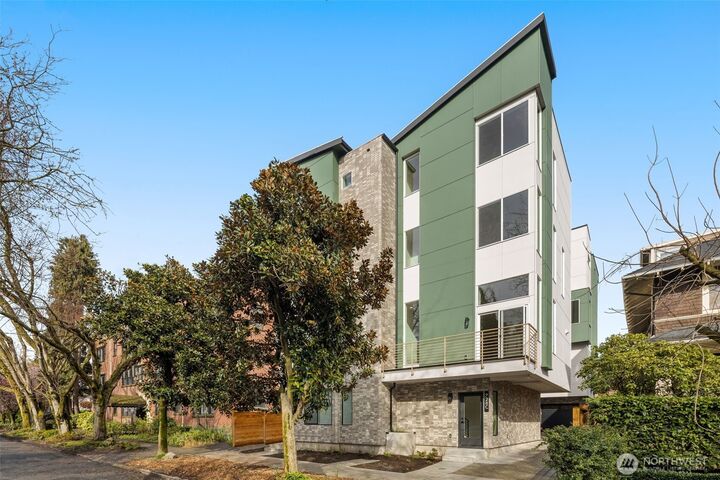 Property Photo:  730 A  Broadway  E  WA 98102 