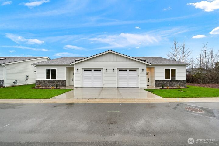 Property Photo: 3993 Gentlebrook Lane 3 WA 98226