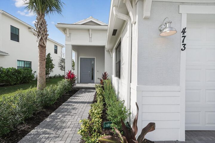Property Photo:  473 SE Fascino Circle  FL 34984 
