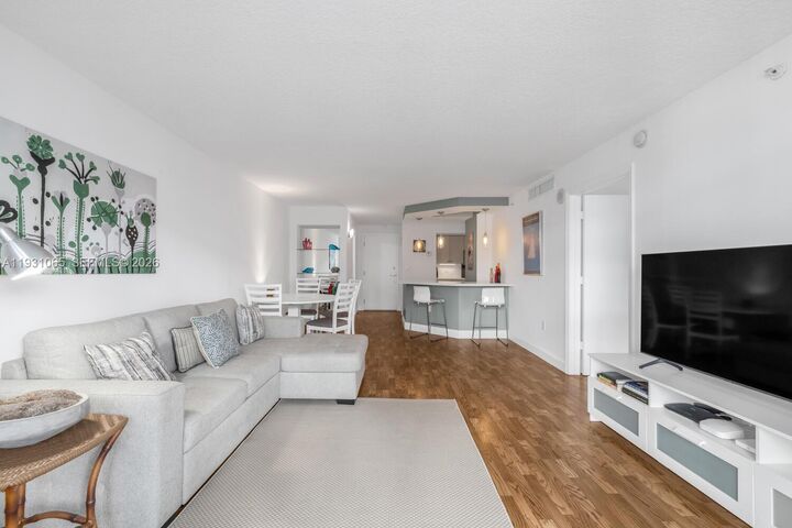 Property Photo:  6917 Collins Ave 1008  FL 33141 