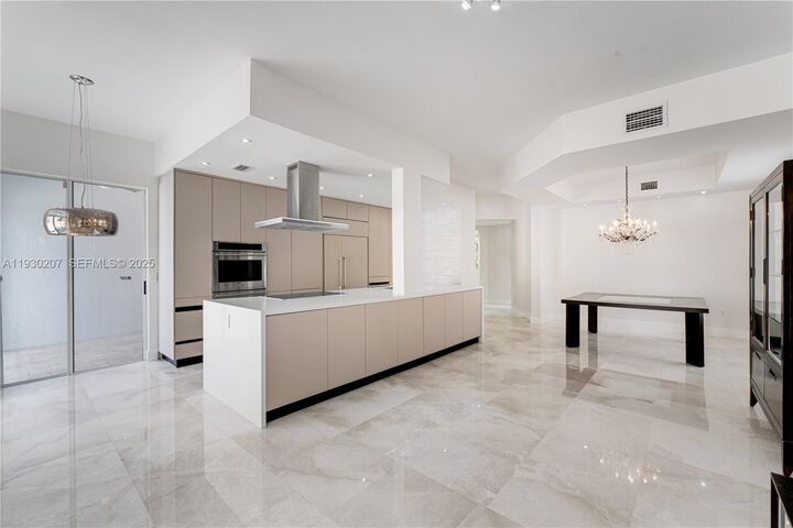 Property Photo:  21156 NE 33rd Ave  FL 33180 