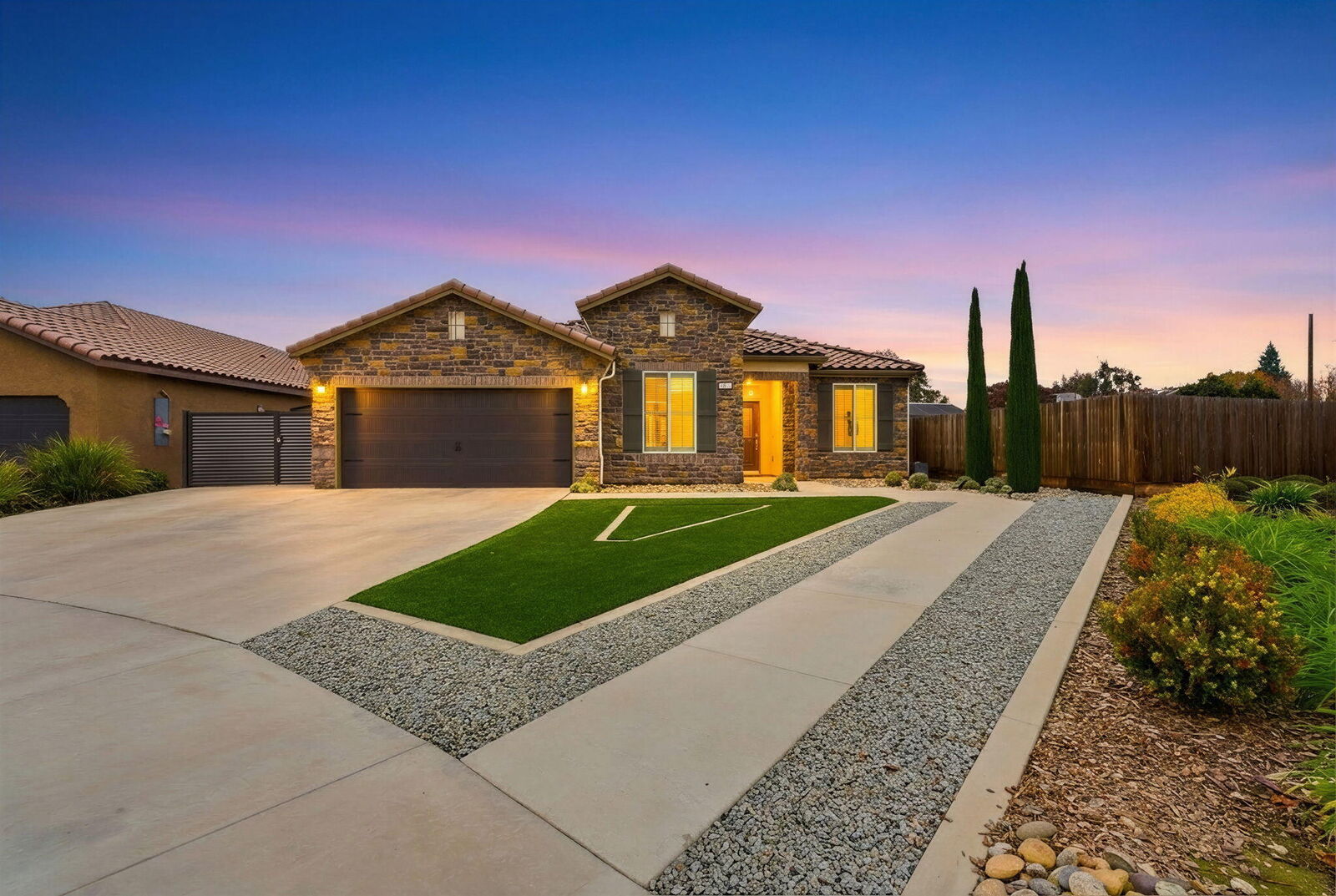 Property Photo: 3636 E Meadow Court CA 93292