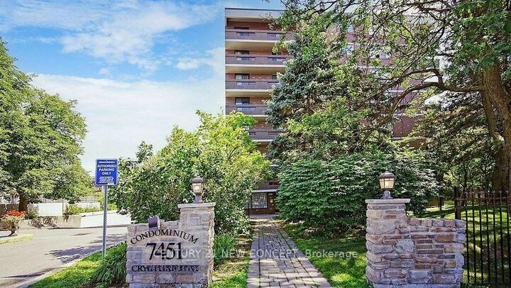 Property Photo:  7451 Yonge Street 101  ON L3T 2B4 